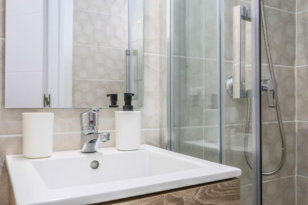 מדריד Luxe Apartment In Tetuan מראה חיצוני תמונה